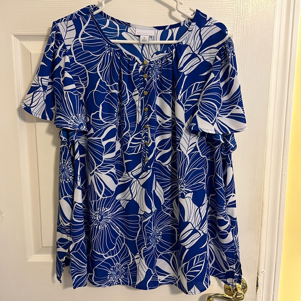 Blue and white floral top